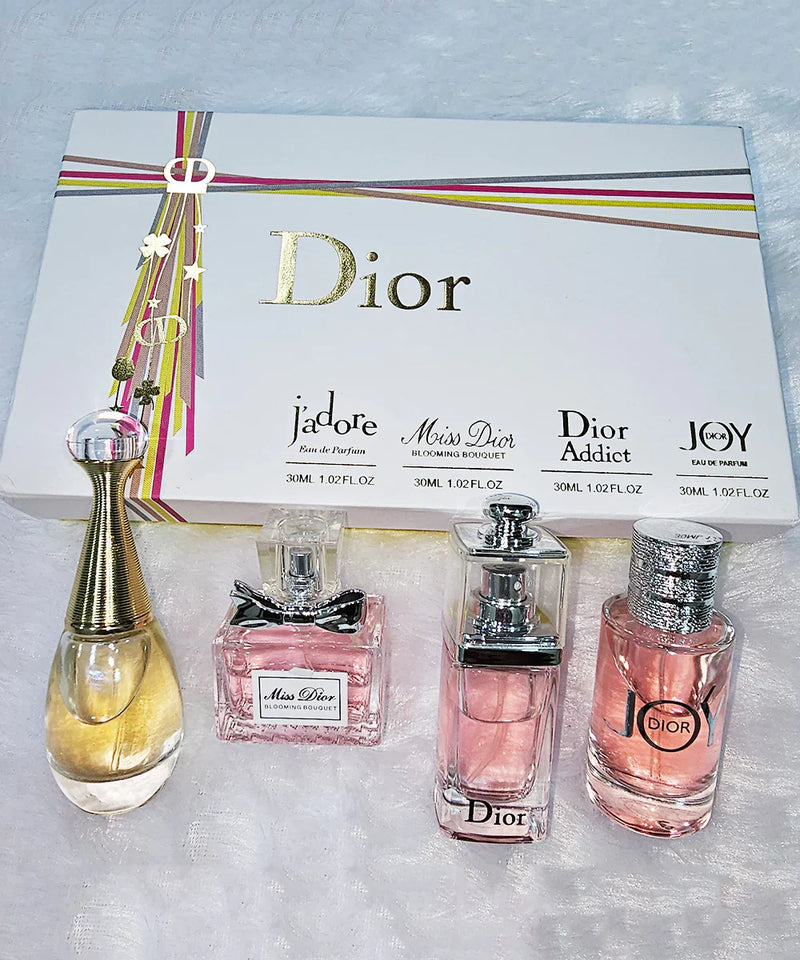 Kit Christian Dior com 4 Mini Perfumes Femininos - Caixa de Presente. 4 x 30ml.