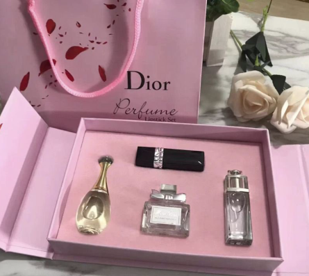 Conjunto de 5 frascos de perfume Mini Dior, conjunto de perfume com conjunto de batom perfume dior.